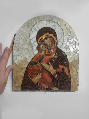 Мозаичный декоративный элемент для оформления памятников и мемориальных комплексов.